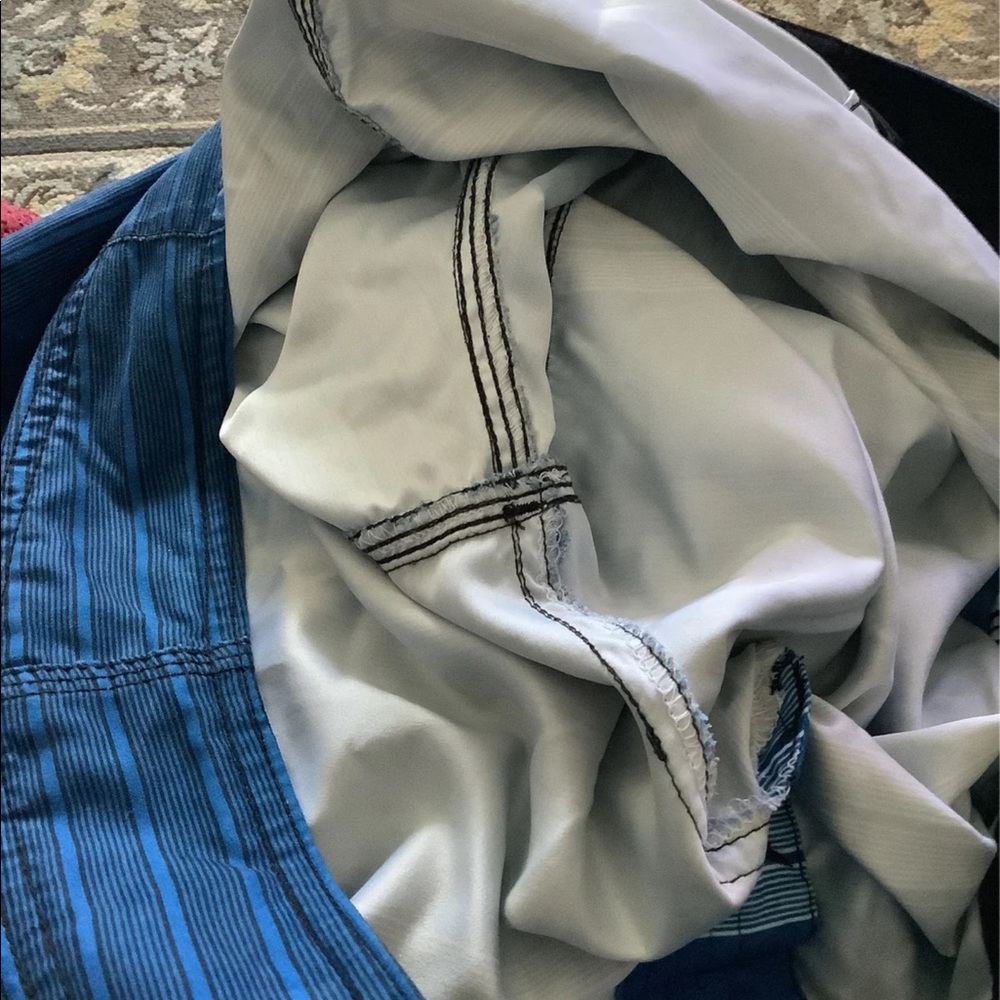 O’Neill board shorts blue black striped 36 waist in great condition. 🏄🏽 - Picture 7 of 12